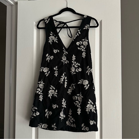 Abercrombie & Fitch US SP Women's Embroidered Linen-Blend Mini Dress - Picture 15 of 15